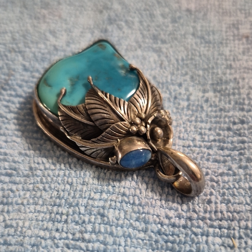 Turquoise Silver Pendant - Picture 13 of 16